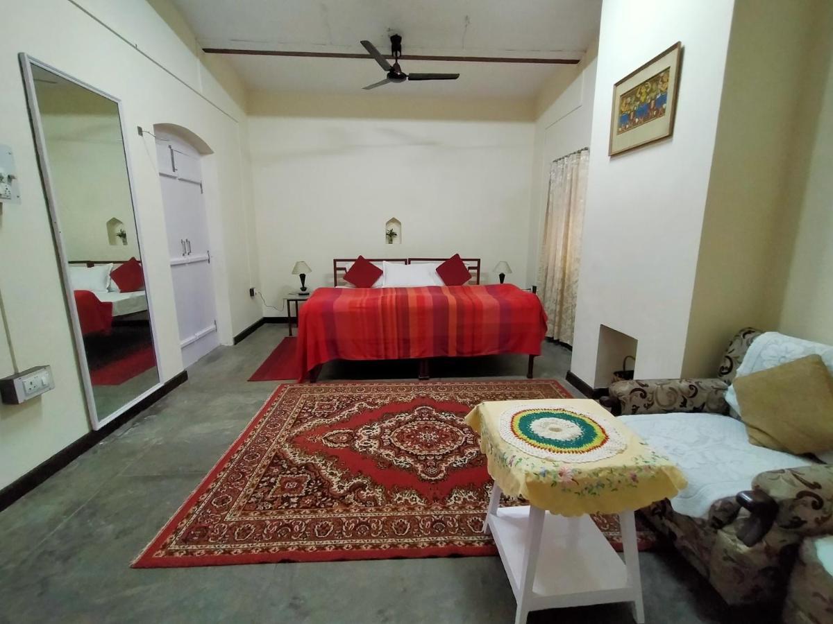 Naurang Yatri Niwas Hotel Garli Exterior photo
