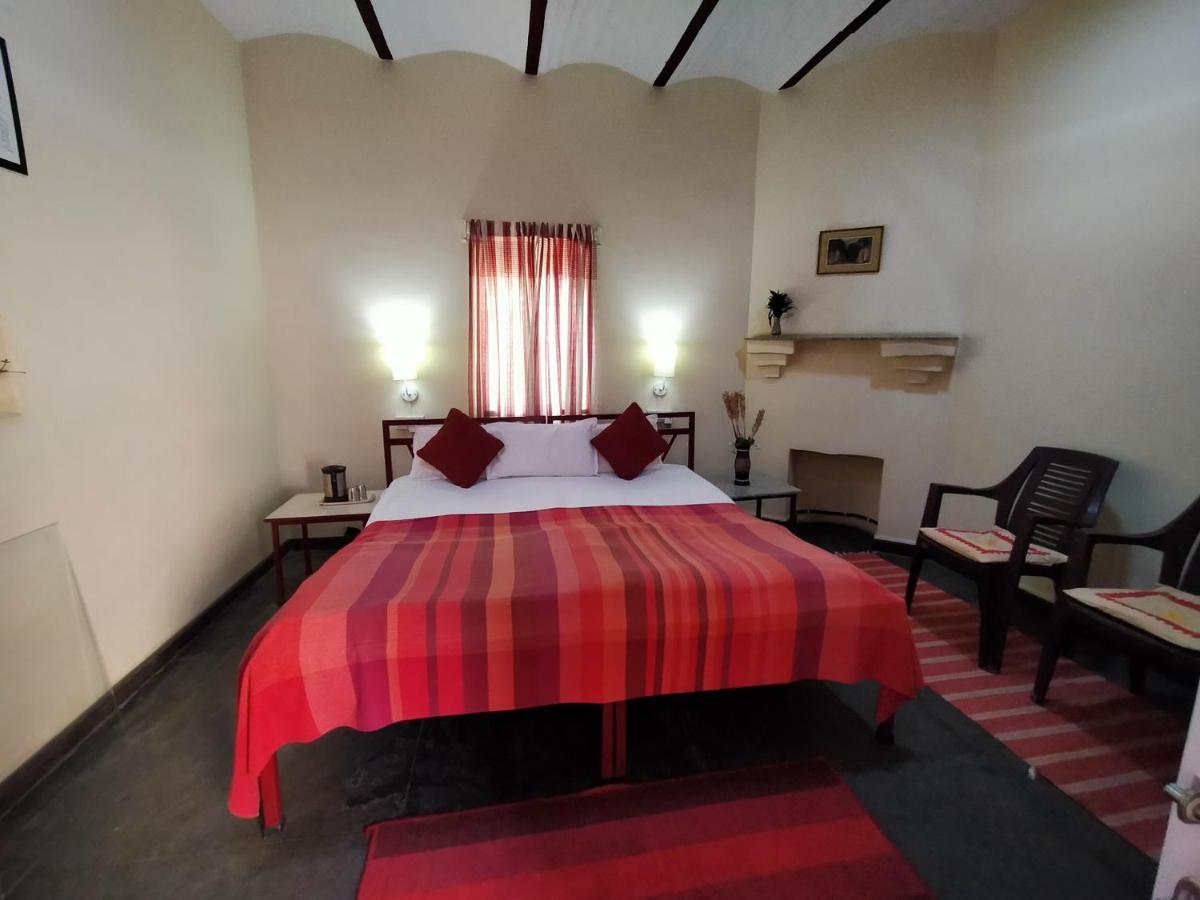 Naurang Yatri Niwas Hotel Garli Exterior photo