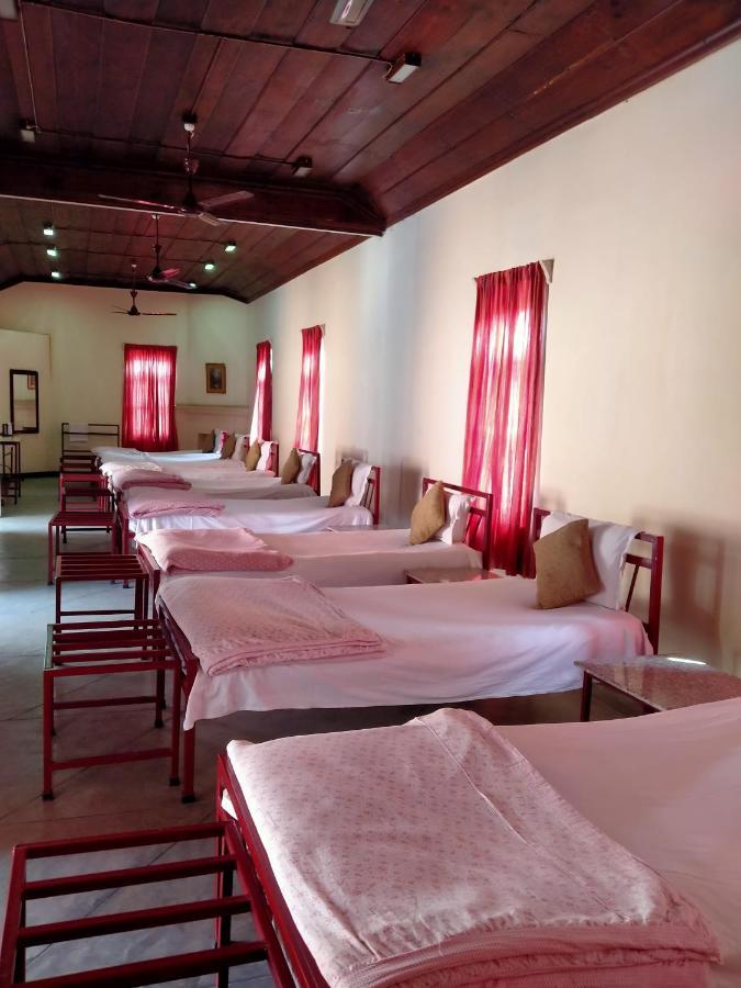 Naurang Yatri Niwas Hotel Garli Exterior photo