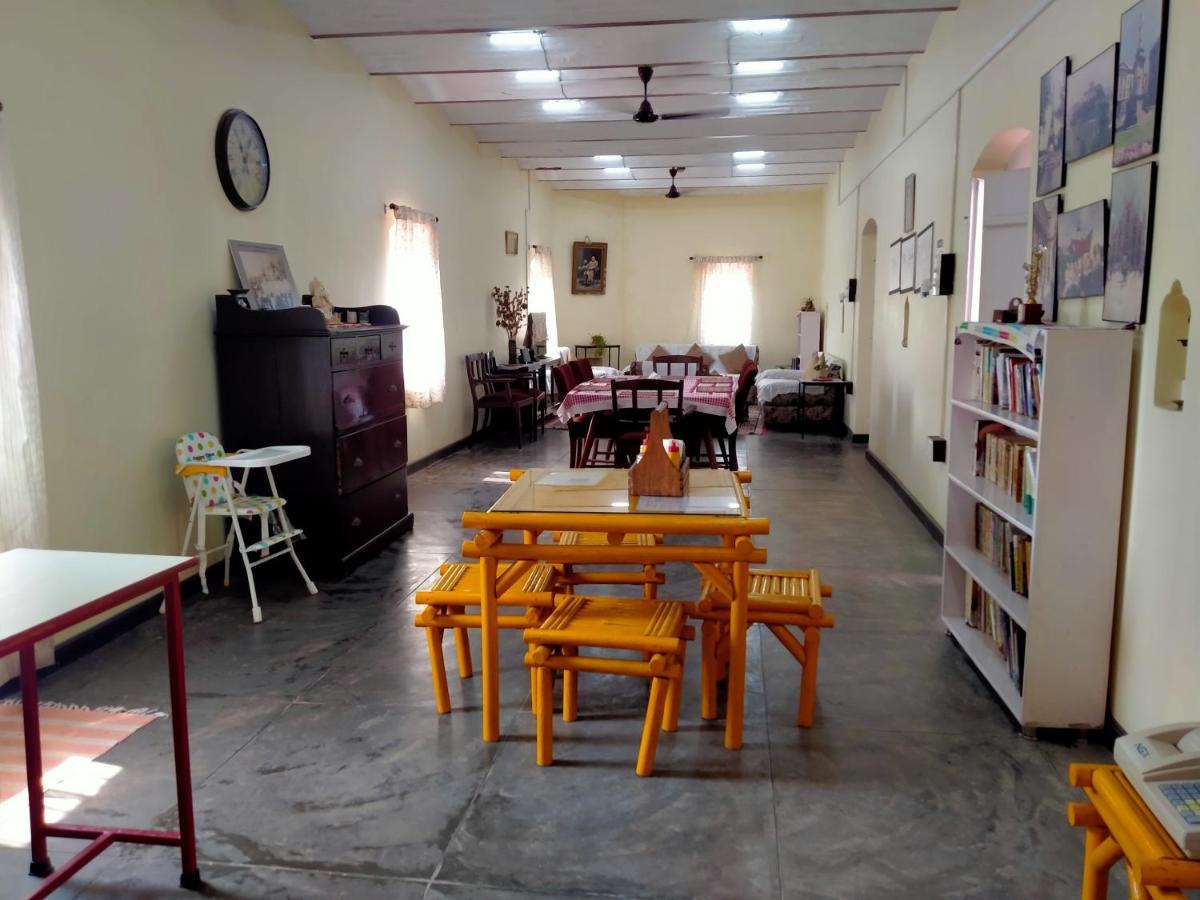 Naurang Yatri Niwas Hotel Garli Exterior photo