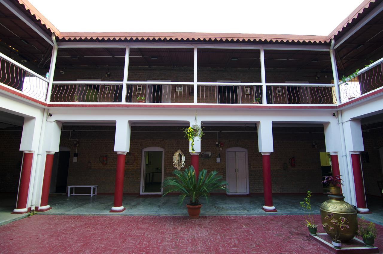 Naurang Yatri Niwas Hotel Garli Exterior photo