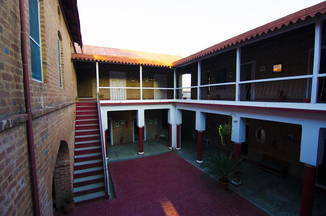 Naurang Yatri Niwas Hotel Garli Exterior photo