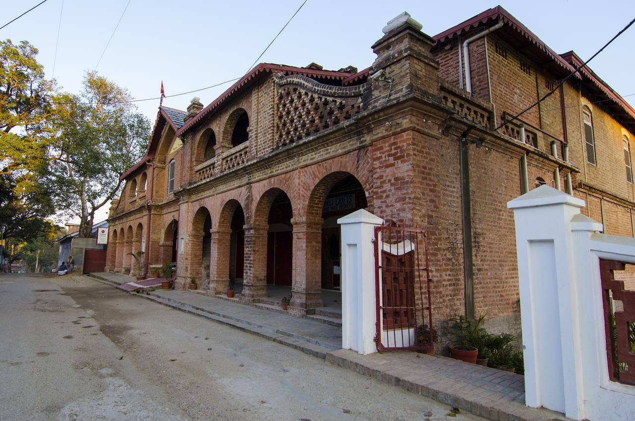 Naurang Yatri Niwas Hotel Garli Exterior photo