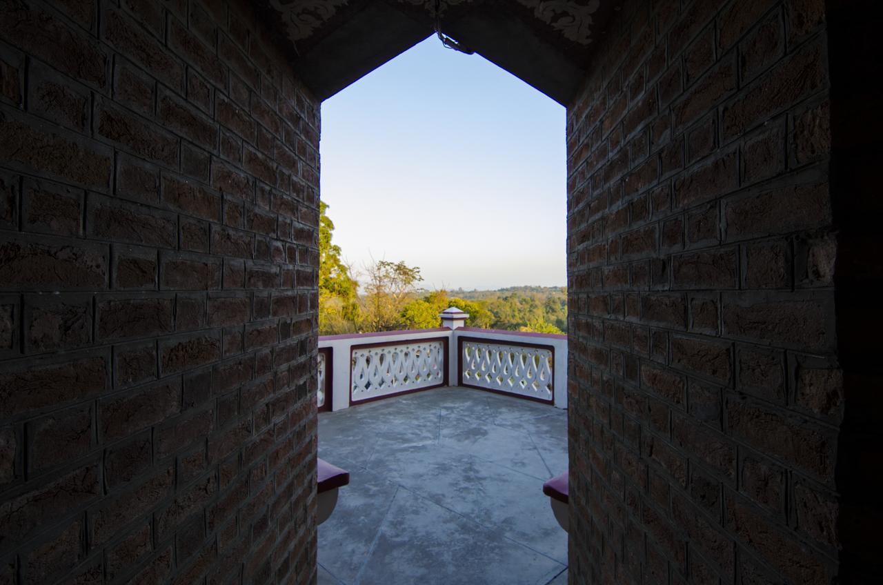 Naurang Yatri Niwas Hotel Garli Exterior photo
