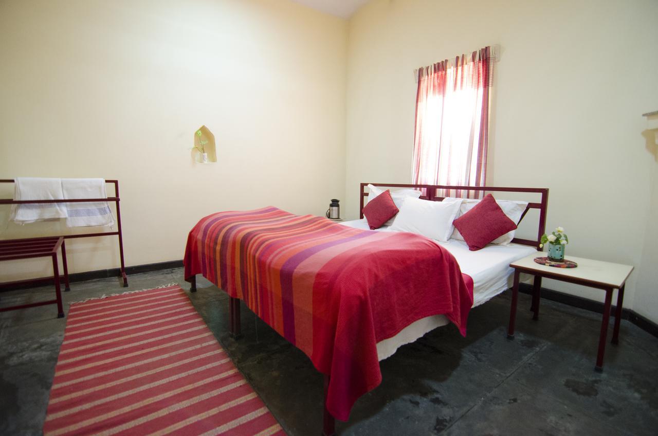 Naurang Yatri Niwas Hotel Garli Exterior photo